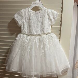 Elegant White Lace and Tulle Kids Dress
